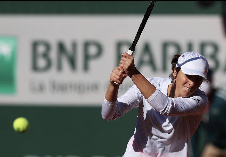  斯维亚泰克连胜纪录延续，罗兰加洛斯展风采