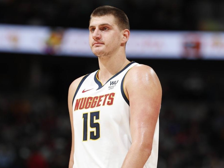  约基奇统治内线掘金豪取五连胜