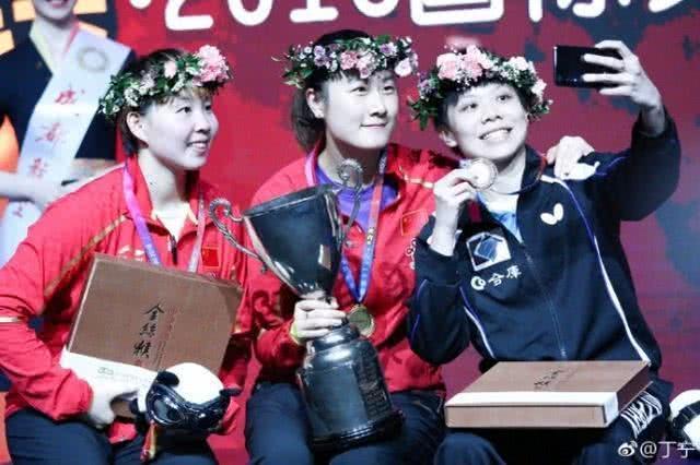  电竞女将巾帼不让须眉勇夺冠军