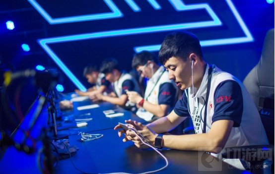  电竞战术革新浪潮席卷职业赛场格局  
