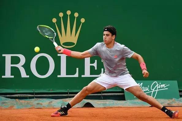  丘里奇挽救赛点逆转，草地热身赛爆冷门